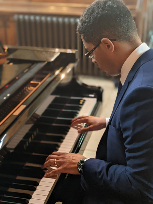 David-Onac-piano-composer1